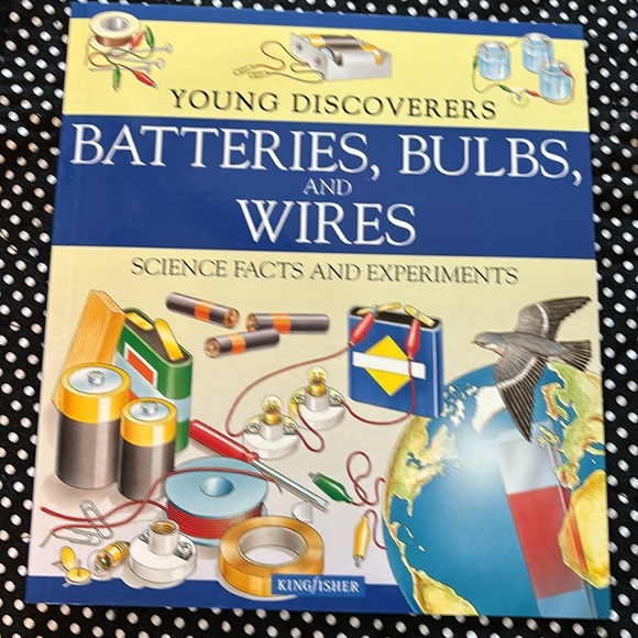 Two Kingfisher Young Discoverers Books; Energy & Power; Batteries, Bulbs & Wires - Picture 2 of 7